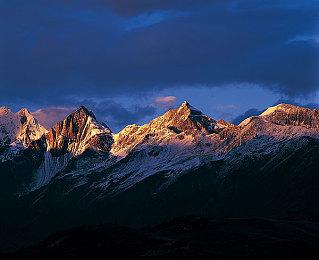 血腥第一人称射击《海参2》今日推出豪华版